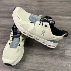 Kids On Cloud Sky Sneakers Ice/Glacier 5.5Y